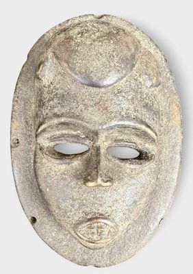 AFRIQUE Masque en bois sculpté 14,5 x 10 cm