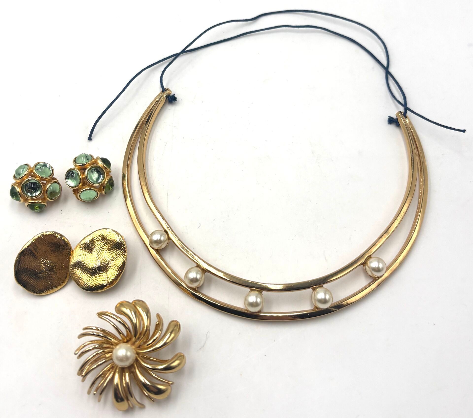 Bijoux & Pierres Précieuses