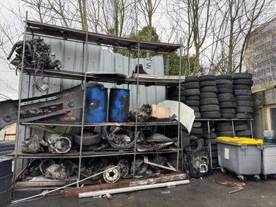 rack en métal de +/- 4 m de haut - Photo 1