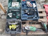 many tools that are sitting on a pallet