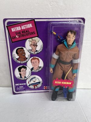 la figurine se trouve dans son emballage