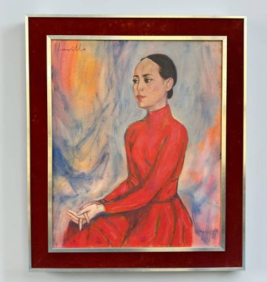 tableau représentant une femme en robe rouge assise devant un tableau