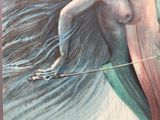 un dessin représentant une femme sur une planche de surf, chevauchant une vague