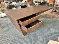 ROCHE-BOBOIS (attribué à), bureau de forme moderniste en pla… (photo 3)