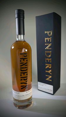 Penderyn Ex-Bourbon finish single Cask 20 ans d'âge.