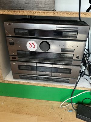Chaîne Hifi ancien modèle de marque JVC et enceinte