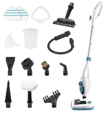 un gros plan sur un aspirateur et d'autres produits d'entretien