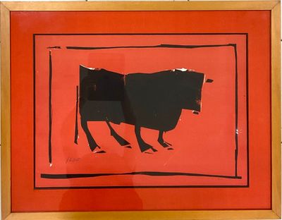 tableau représentant une vache sur fond rouge, dans un cadre doré