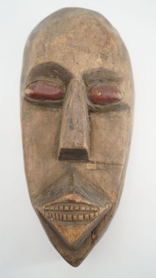 MALI : Masque décoratif dit masque aveugle, en bois sculpté …