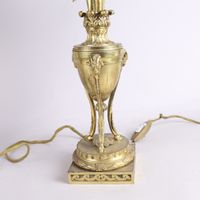 Paire de candélabres en bronze doré, à décor de têtes de coq… (photo 2)