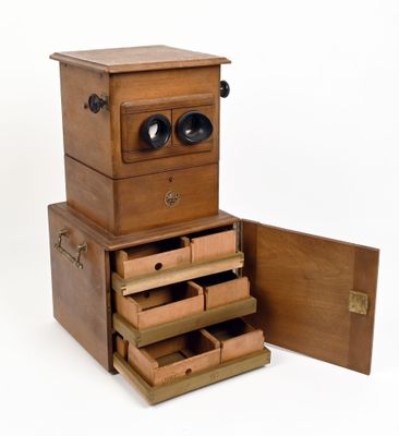 Visionneuse de table en noyer ciré pour passionnés d'optique - Photo 1