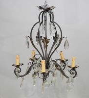 Petit lustre en fer forgé et pendeloques à cinq bras de lumi…