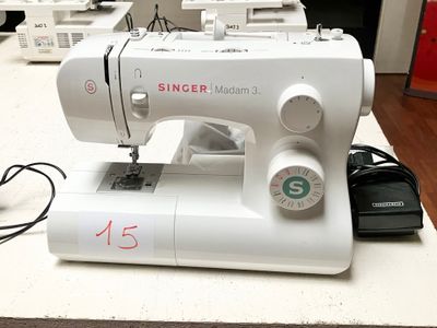 MACHINE A COUDRE SINGER MADAME 3