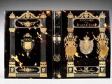 deux livres posés côte à côte sur une table