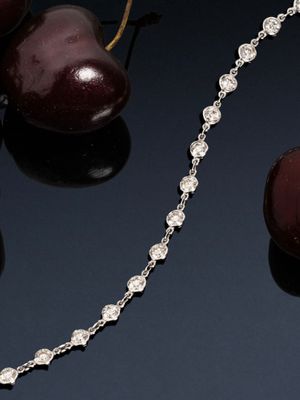 Collier en or gris 18k (750e), composé d'une chaîne maille f…