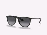 Lunettes de soleil Ray-Ban noires à verres gris sur fond blanc