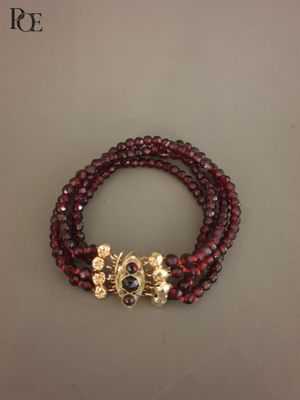 Bracelet souple composé de quatre rangs de perles de grenat … - Photo 1