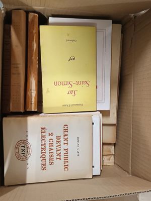 Lot de quatre cartons de livres brochés du XXème