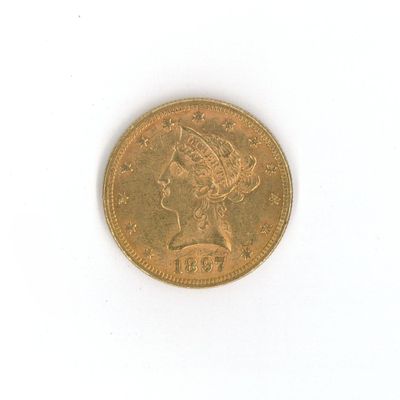 une pièce d'or ornée d'une tête de femme