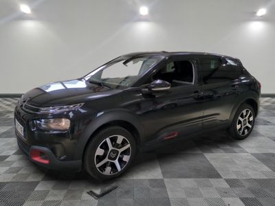 La nouvelle Citroën est prête à être essayée dans le showroom.
