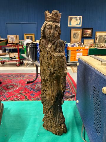 Sculpture de la Vierge à l'Enfant en bois, probablement XVIIIe. H...