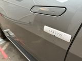 a sticker on the door of a car that says vivauto