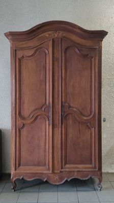 Grande armoire en merisier, à décor de petites marqueteries,… - Photo 1
