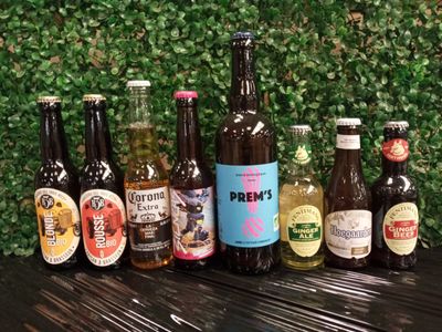 Lot d'environ 120 bouteilles alcoolisées et non alcoolisées …