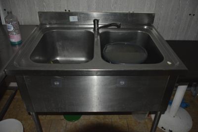 Plonge inox 2 bacs, bouchon impératif pour le démontage, en l'état - Photo 1