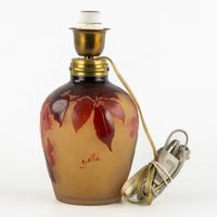 Émile Gallé (1846-1904), lampe de table ornée de fleurs en f… (photo 4)