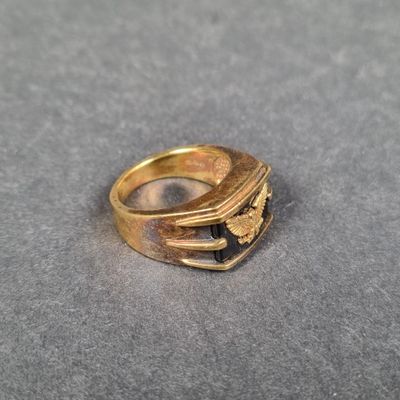 Chevalière en vermeil (argent doré), poinçon MInerve, à déco…