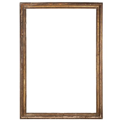 un vieux cadre en bois sur fond blanc