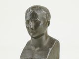 buste en bronze représentant un jeune homme aux cheveux longs