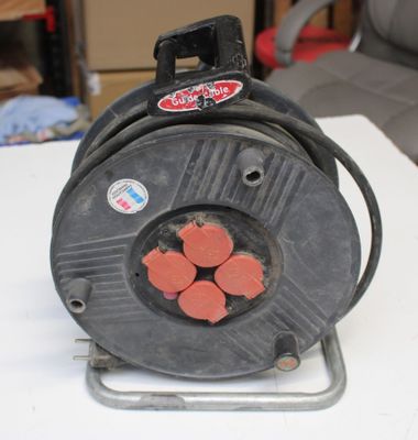 an image of a blower that is sitting on a table