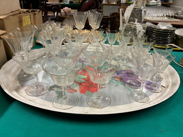 Partie de service de verre en cristal comprenant 4 verres à eau, 