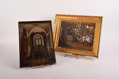 deux photos posées l'une à côté de l'autre sur une table