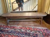 une femme se prenant en photo dans un miroir
