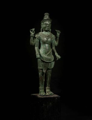Vishnu à quatre bras, école khmère, 12e-13e siècle
