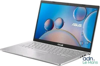 L'ordinateur portable ASUS est ouvert et prêt à l'emploi.