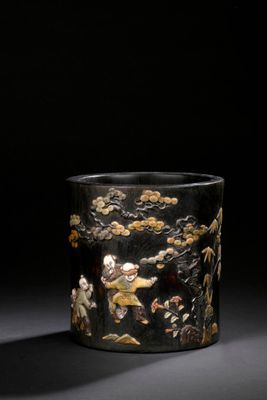 an image of a black and gold decorated glass vase