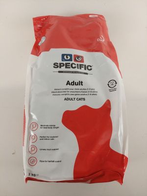 un sac de croquettes pour chiens adultes, posé sur une table