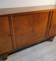 Buffet en bois de placage. La partie centrale à décor de fri… (photo 3)