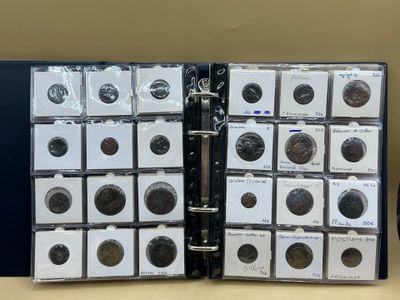 Un classeur de pièces de monnaie romaines (En l'état)