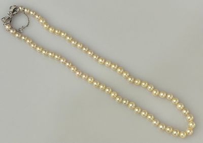 COLLIER de perles, fermoir en or gris 18K (750 millièmes) or…