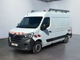 une photo d'une camionnette blanche garée dans une pièce