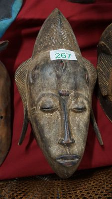 Masque Baoulé ou Punu ? H : 50 cm env - Photo 1