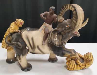 «Un Africain monté sur un Éléphant, attaqué par Tigres»