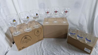 Lot de verres en boîtes