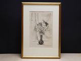 dessin représentant un vase de fleurs dans un cadre doré posé sur une table