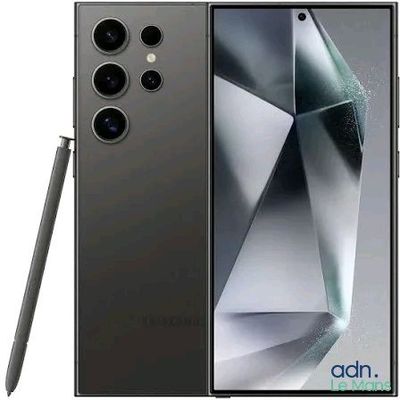 le nouveau Samsung Note 20 Pro avec un stylet à côté